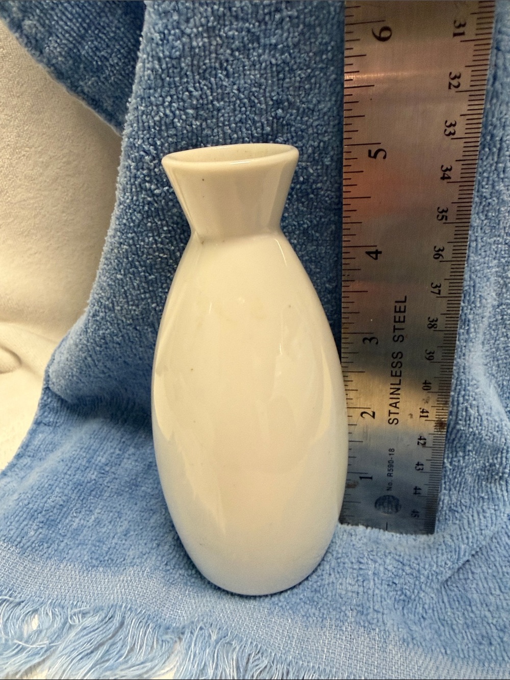Japanese porcelain sake pitcher vintage.